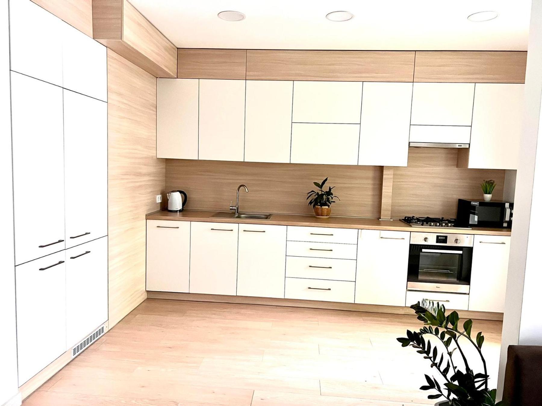 Osapart Romantic Apartment In The Complex Great Britain Leópolis Exterior foto
